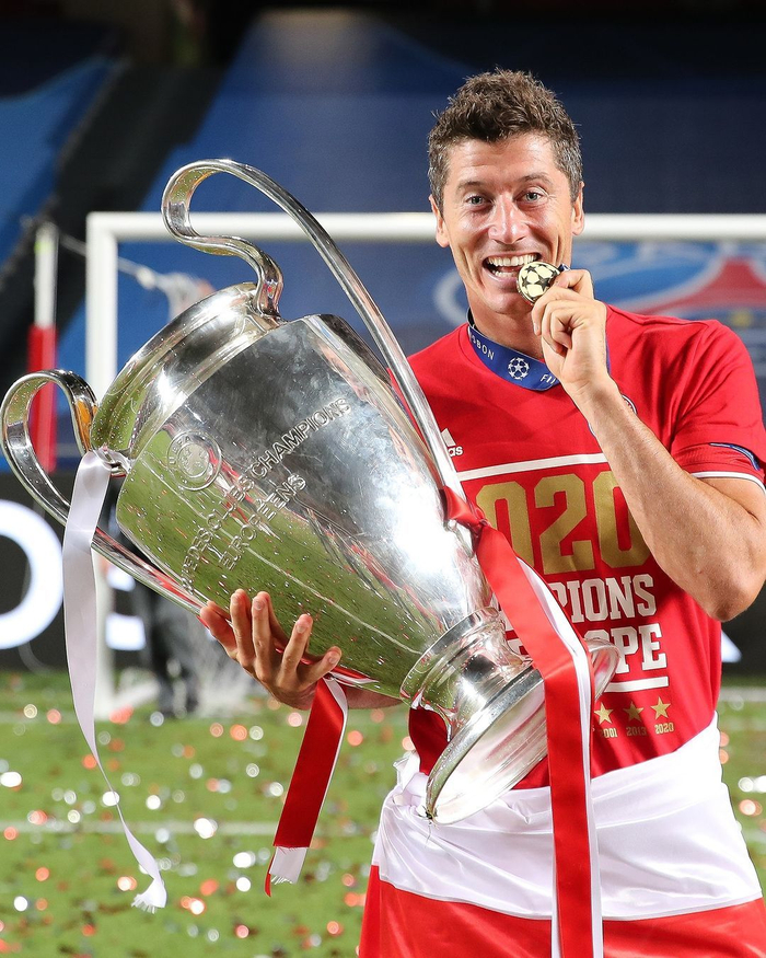 凯恩切换到“全能战士”模式，拜仁可以专心打欧冠了！