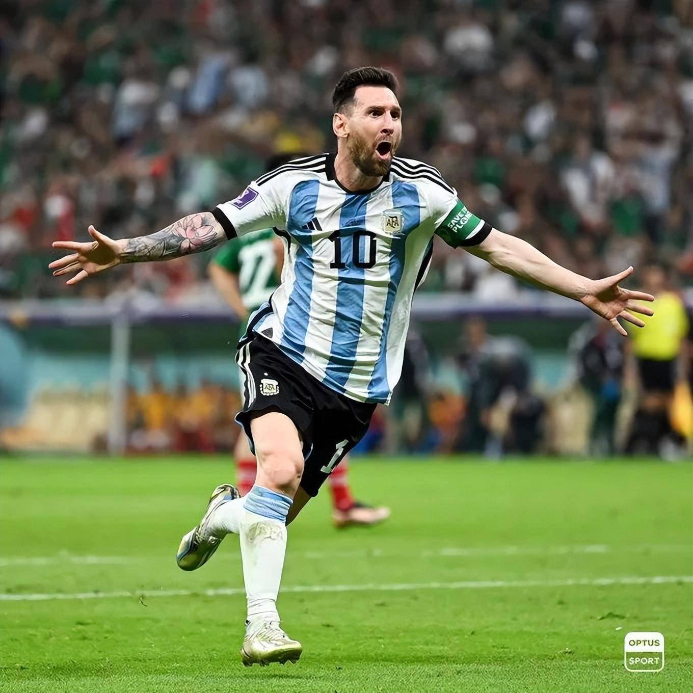 连救4个局点轰6-0！王曼昱打出窒息逆转，第三局直接打崩对手