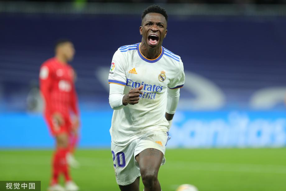 队报：里昂公布24／25赛季财报，俱乐部净亏损超2亿欧元