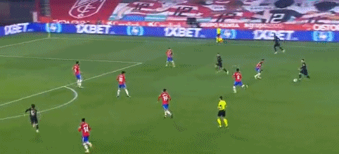 每体：巴萨仍未对莱万做决定，在关注小蜘蛛、凯恩、吉拉西等